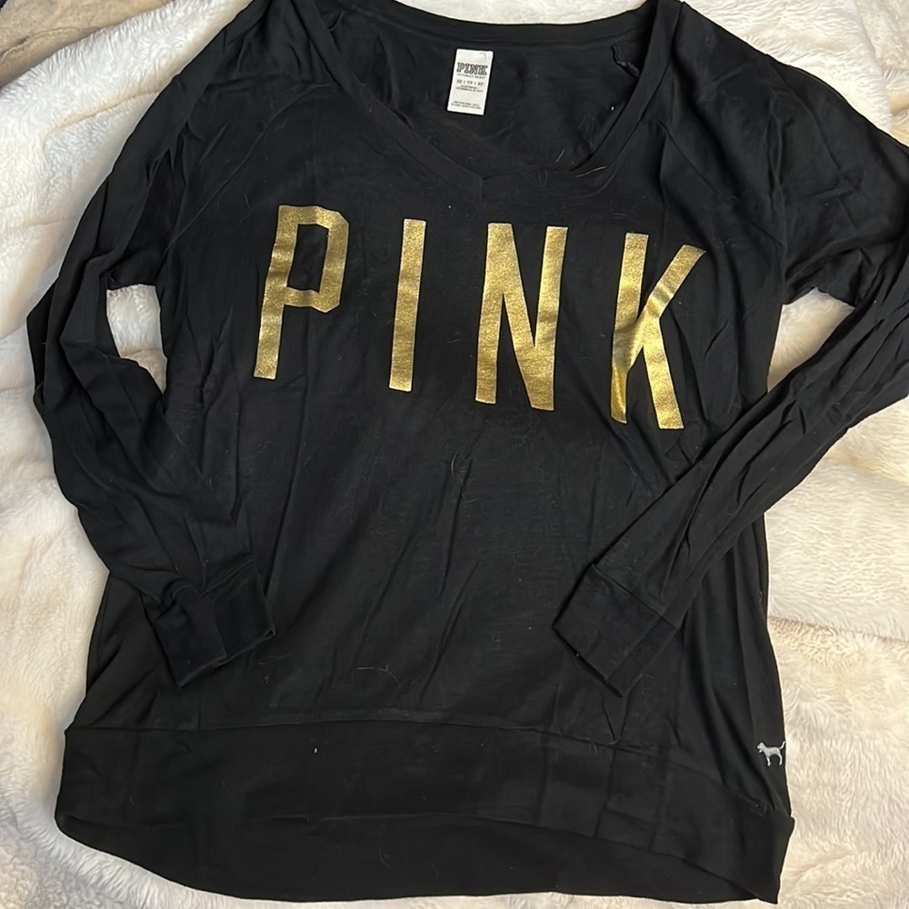 VICTORIA’S Secret pink top
